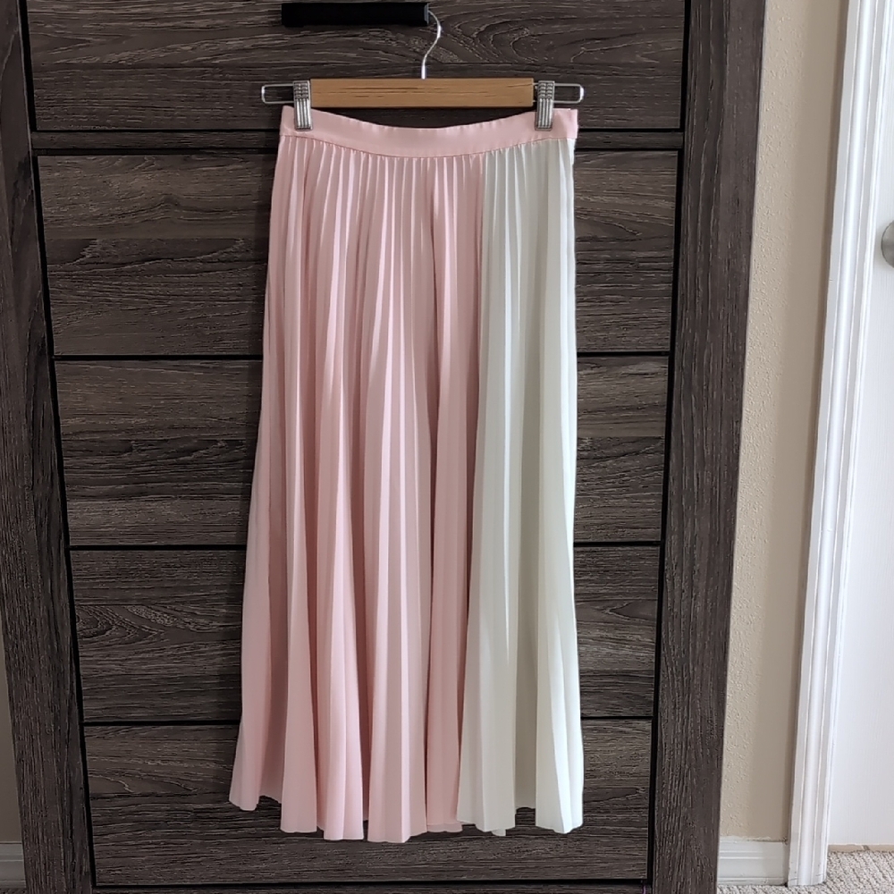 Chic Pink and Cream Maxi Pleated Skirt